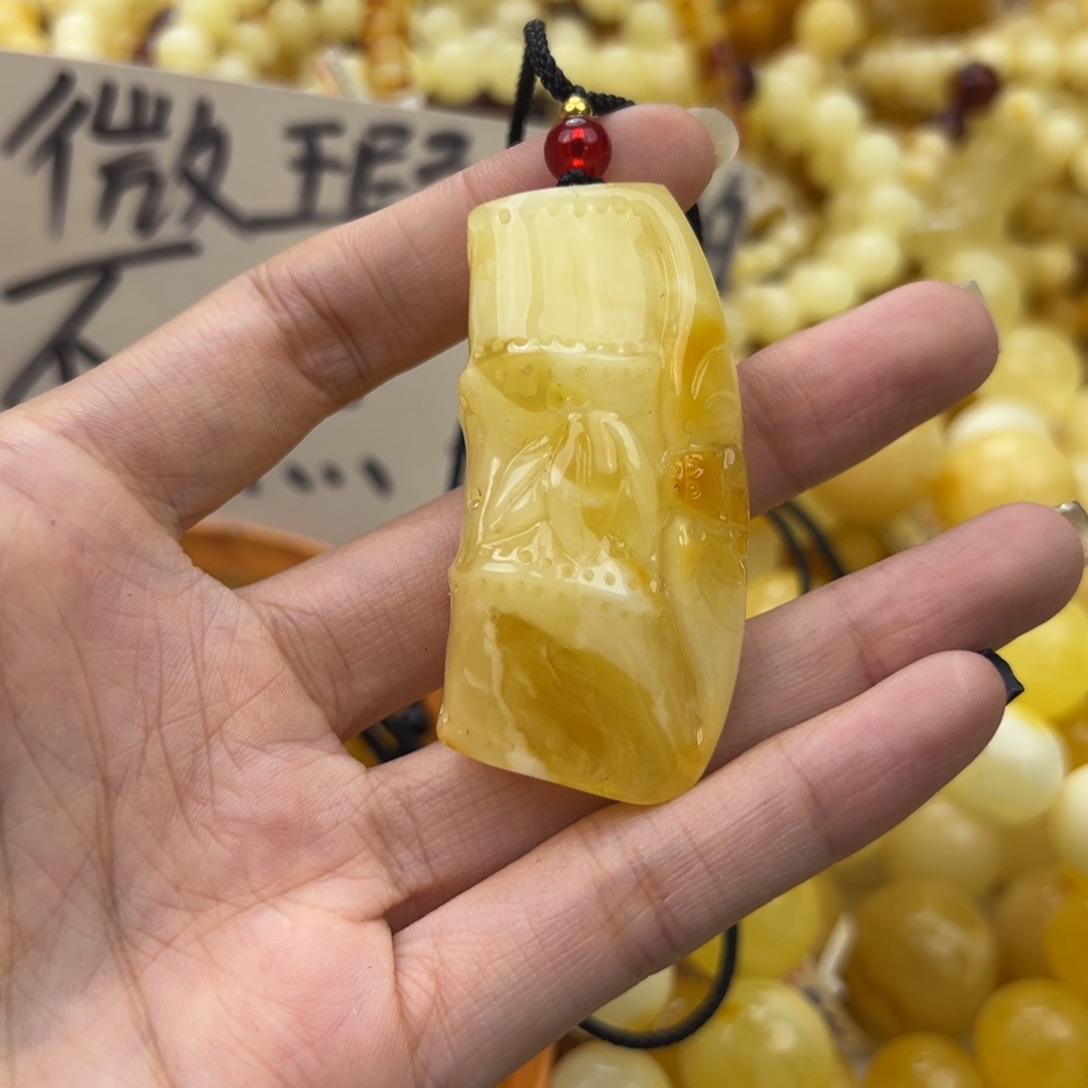 琥珀珠宝奇石未镶嵌