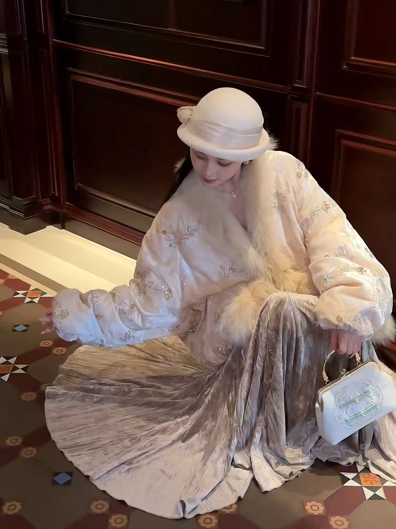 Mill Lin【花间影】国风女2025芬兰狐狸毛新国标90羽绒服外套