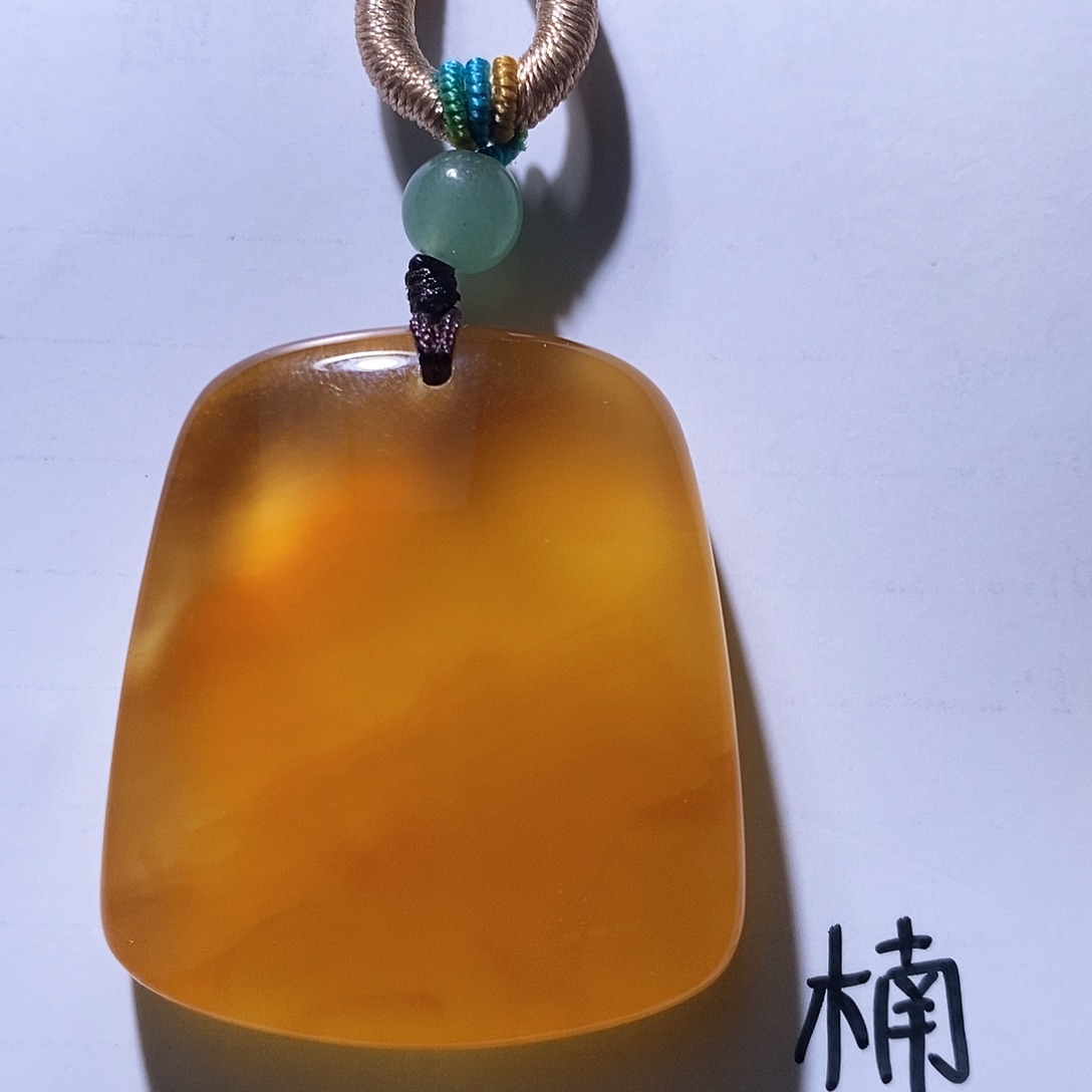 未镶嵌琥珀珠宝奇石