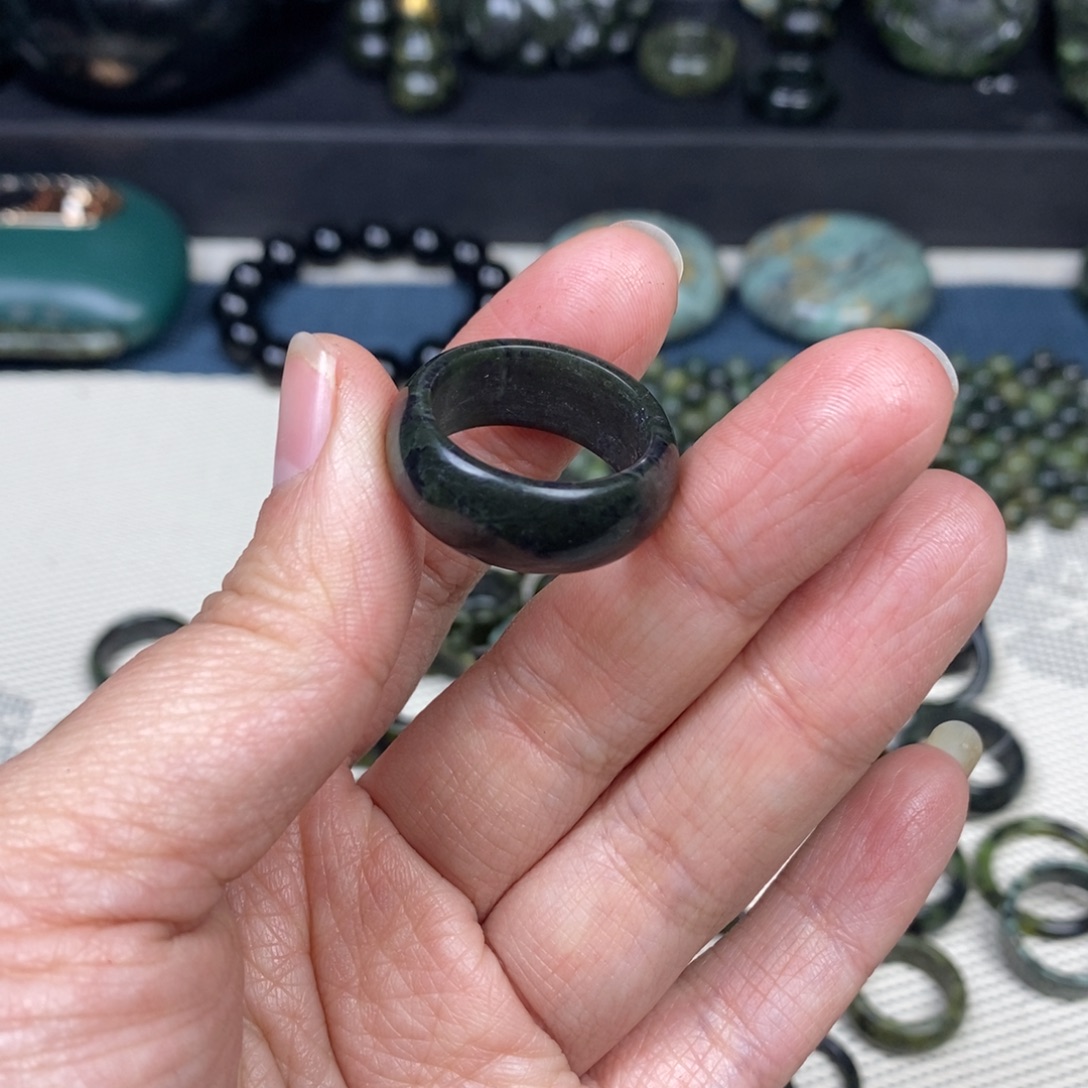 疯***李蛇纹石玉未镶嵌戒指药王石19mm