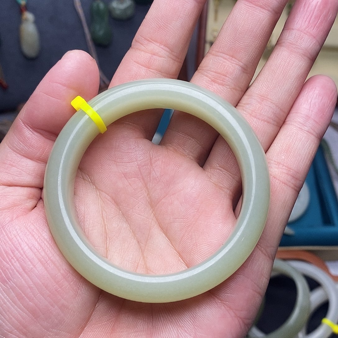 和田玉未镶嵌颈饰圈口58