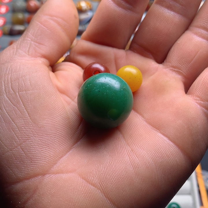 玛瑙/玉髓颈饰未镶嵌生****?