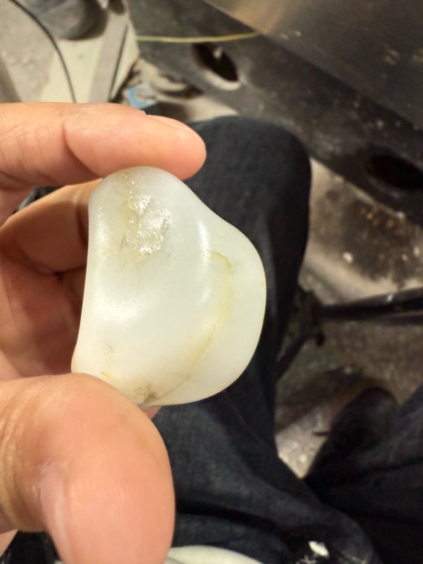 新疆和田玉原石挂件