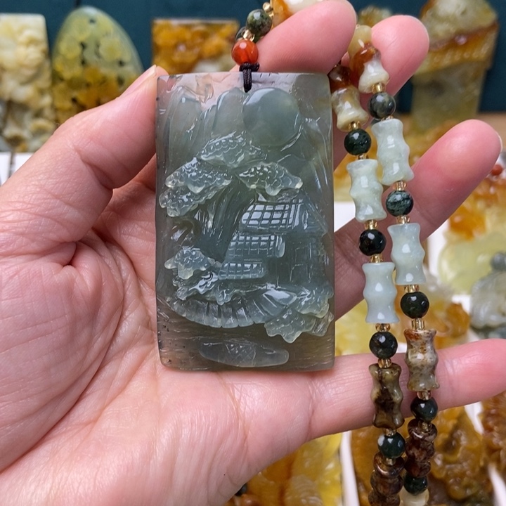 蛇纹石玉未镶嵌颈饰