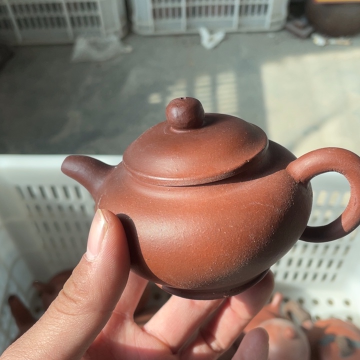 紫砂茶壶老厂紫砂壶一件。