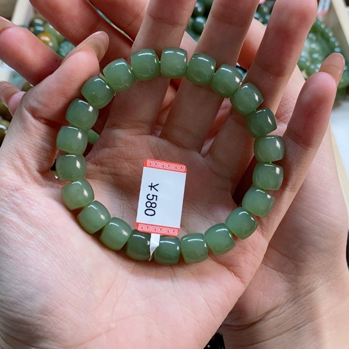 透闪石质玉手串未镶嵌