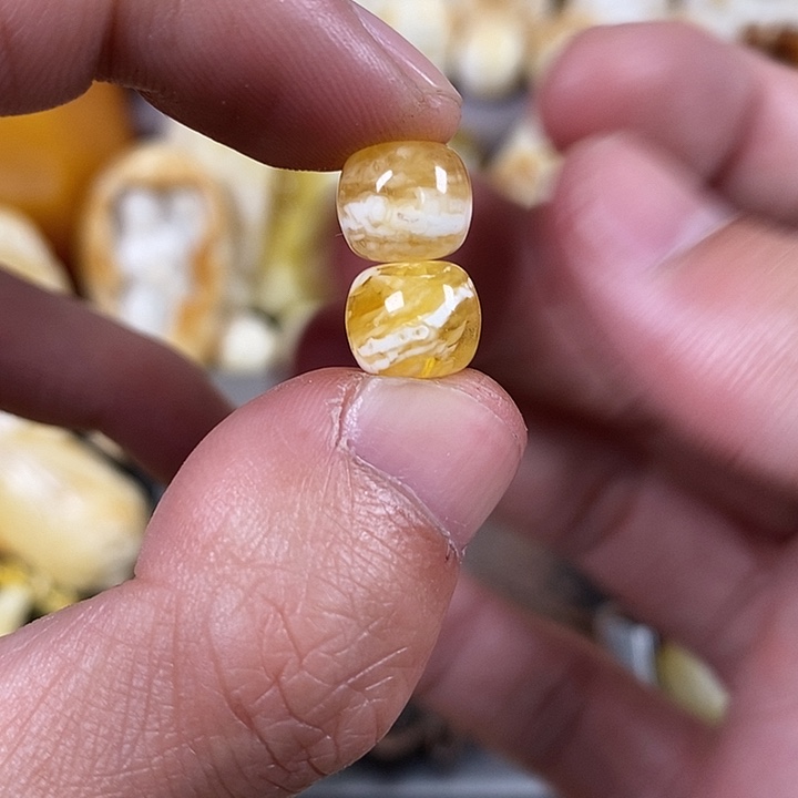 琥珀裸石未镶嵌我