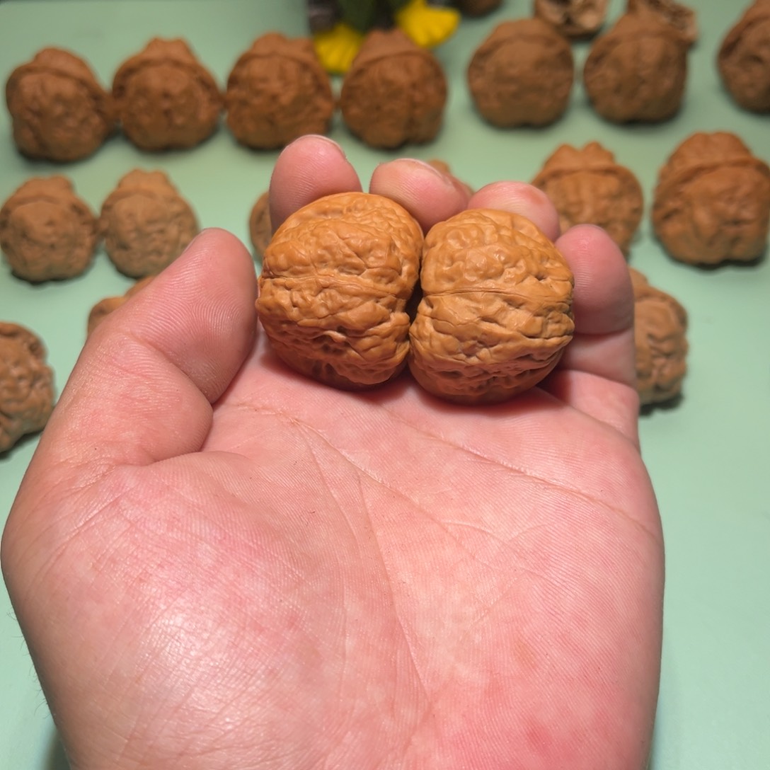 文玩核桃吊坠小**叔蛤蟆头37一对