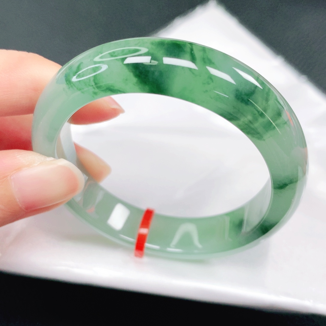 翡翠未镶嵌手镯54贵