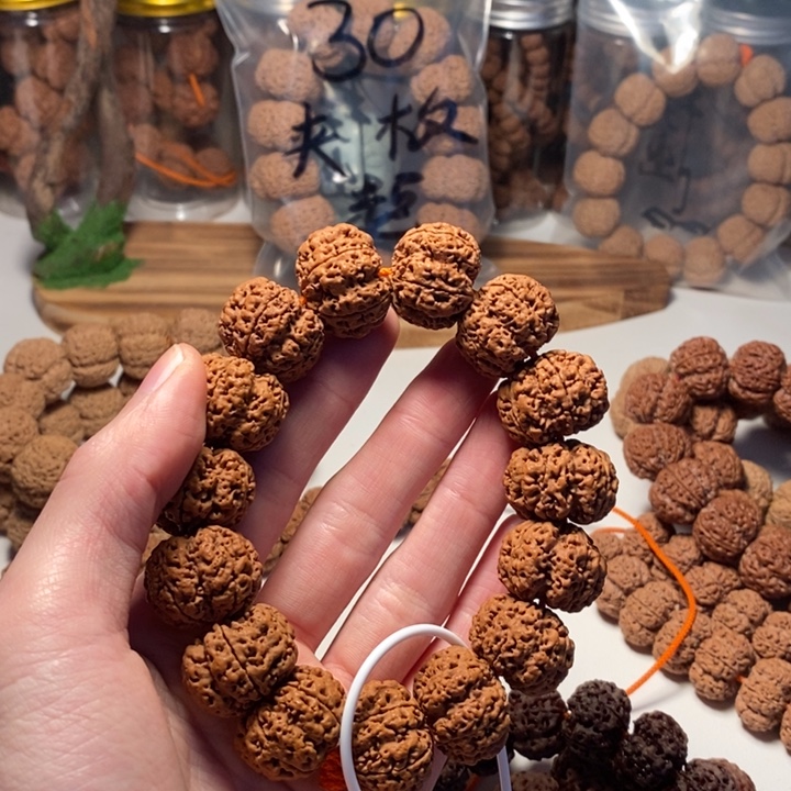 V***y金刚菩提手串23蜂王梅花超头