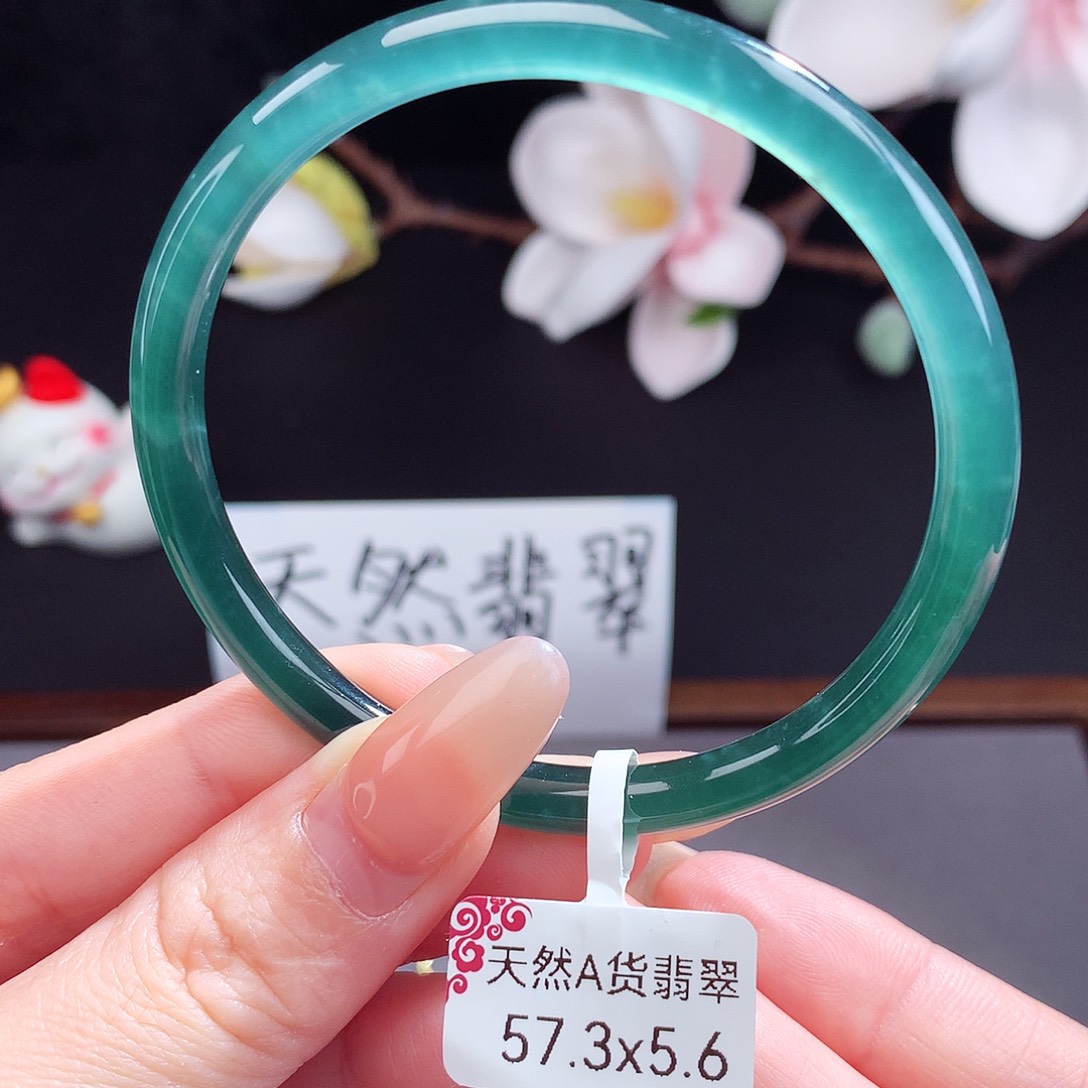 翡翠手镯（圆镯）未镶嵌