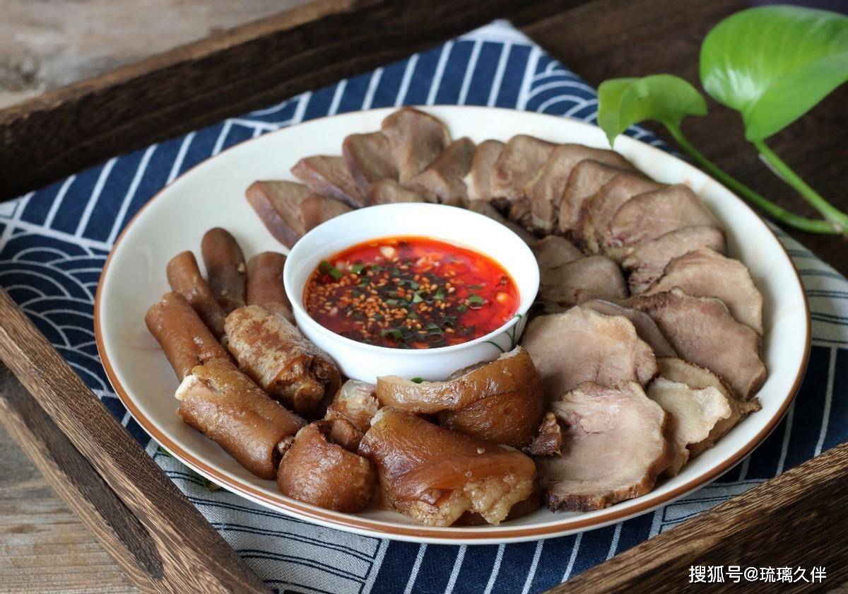 （直播改价拍这里）农家土猪腊肉腊肠腊排骨猪脚五花后腿柏树枝烟熏