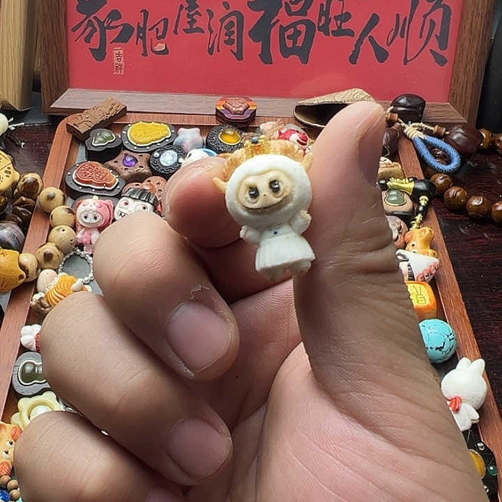 非金属根付山羊拉布布