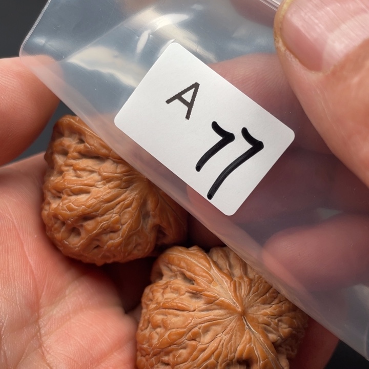 文玩核桃吊坠铁锤42