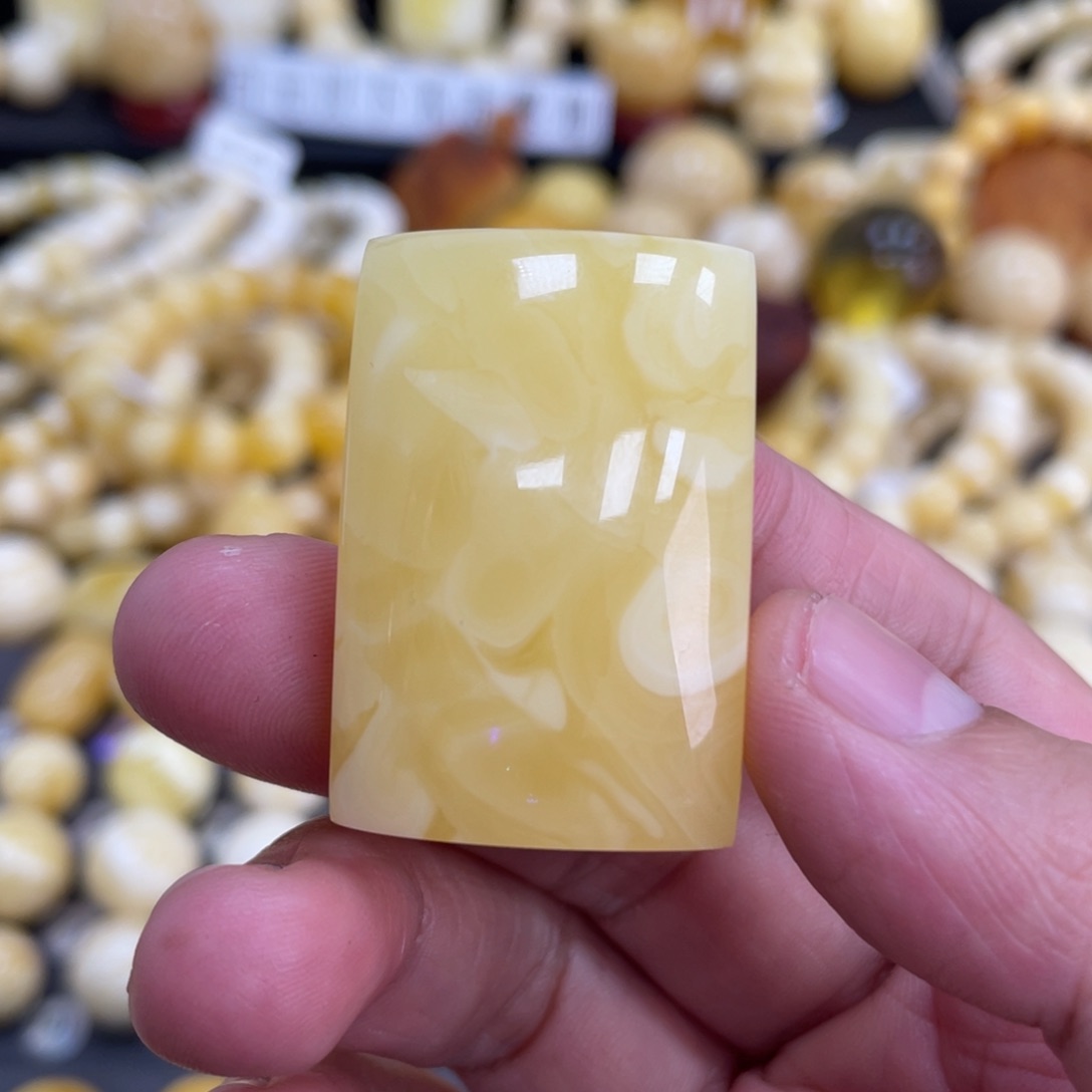 琥珀珠宝奇石未镶嵌37*25*12.8mm