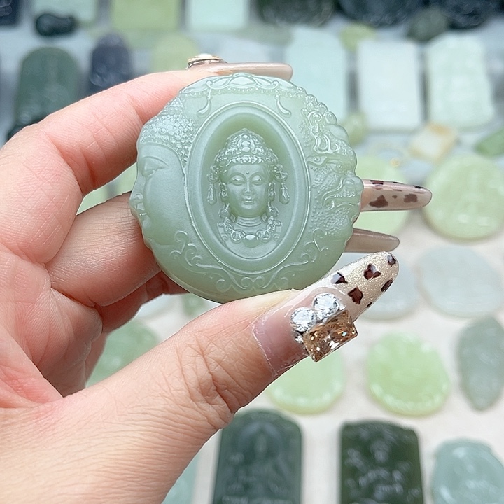 和田玉未镶嵌颈饰