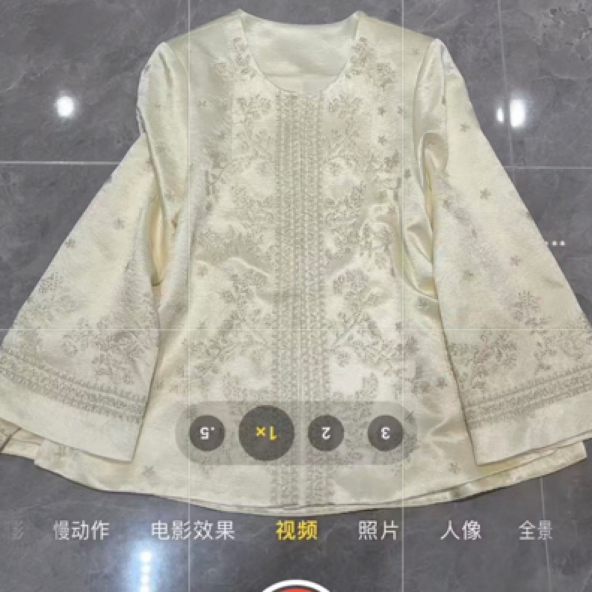 手工重工缎面外套