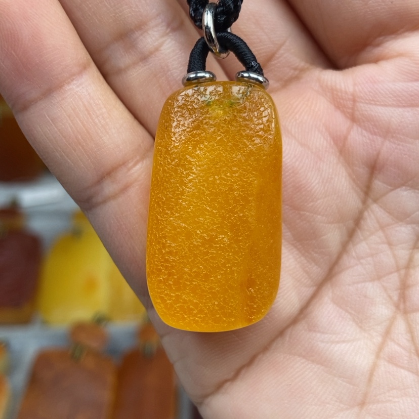 【闪购商品】琥珀颈饰未镶嵌