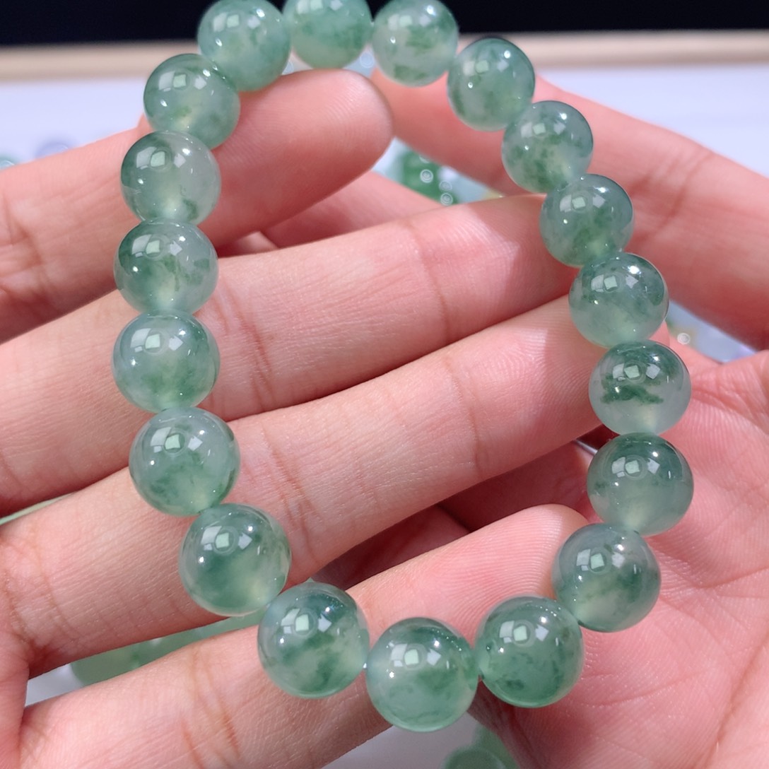 翡翠手链未镶嵌翡翠