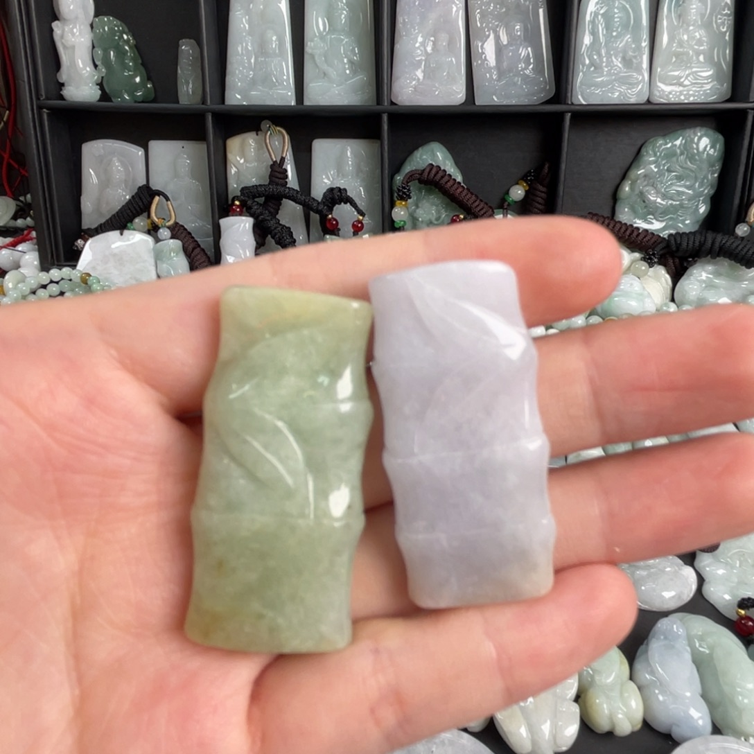 翡翠未镶嵌吊坠(不含链)微瑕
