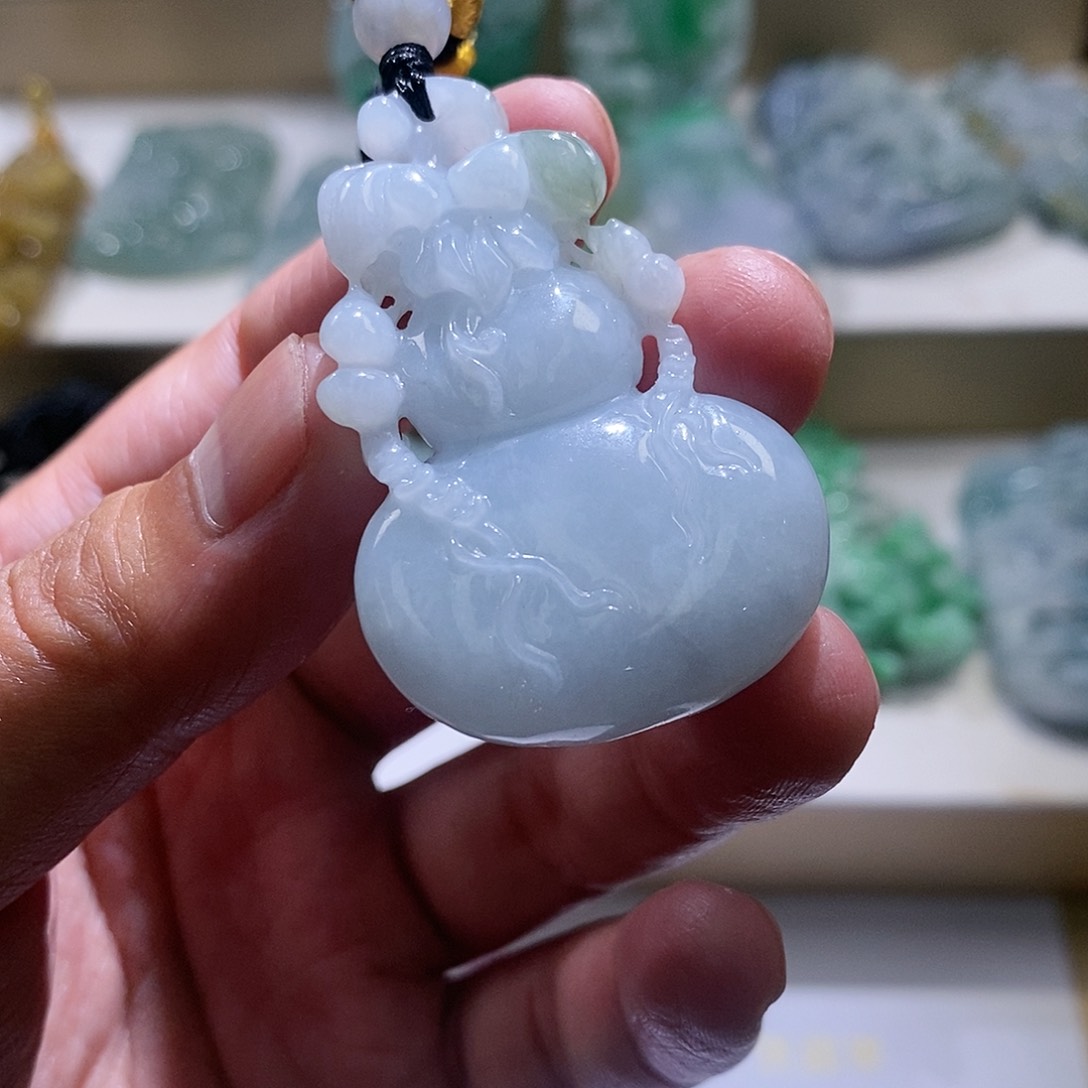 【闪购商品】翡翠颈饰未镶嵌葫芦