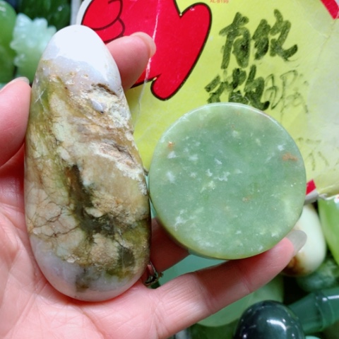 蛇纹石玉未镶嵌手把件