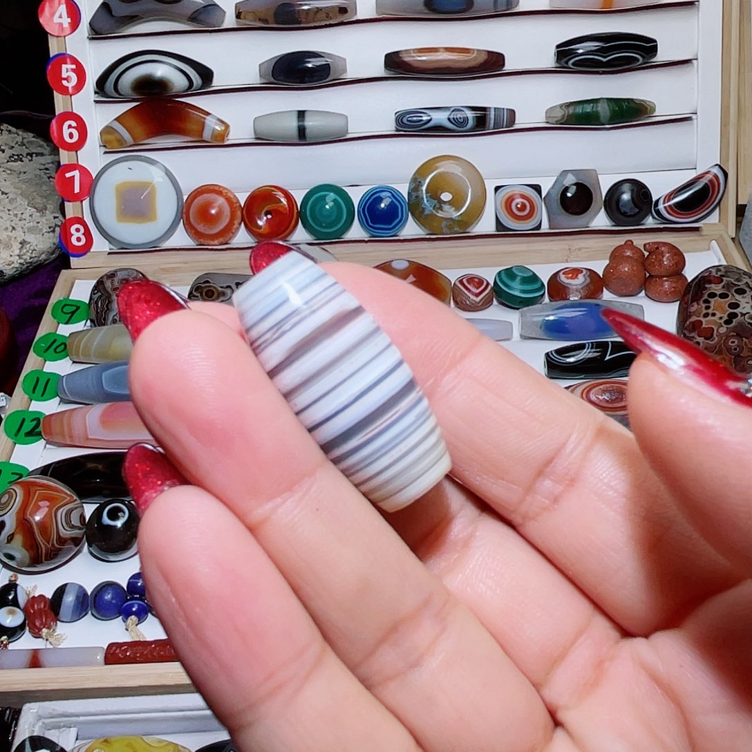 玛瑙/玉髓颈饰未镶嵌兰****馆