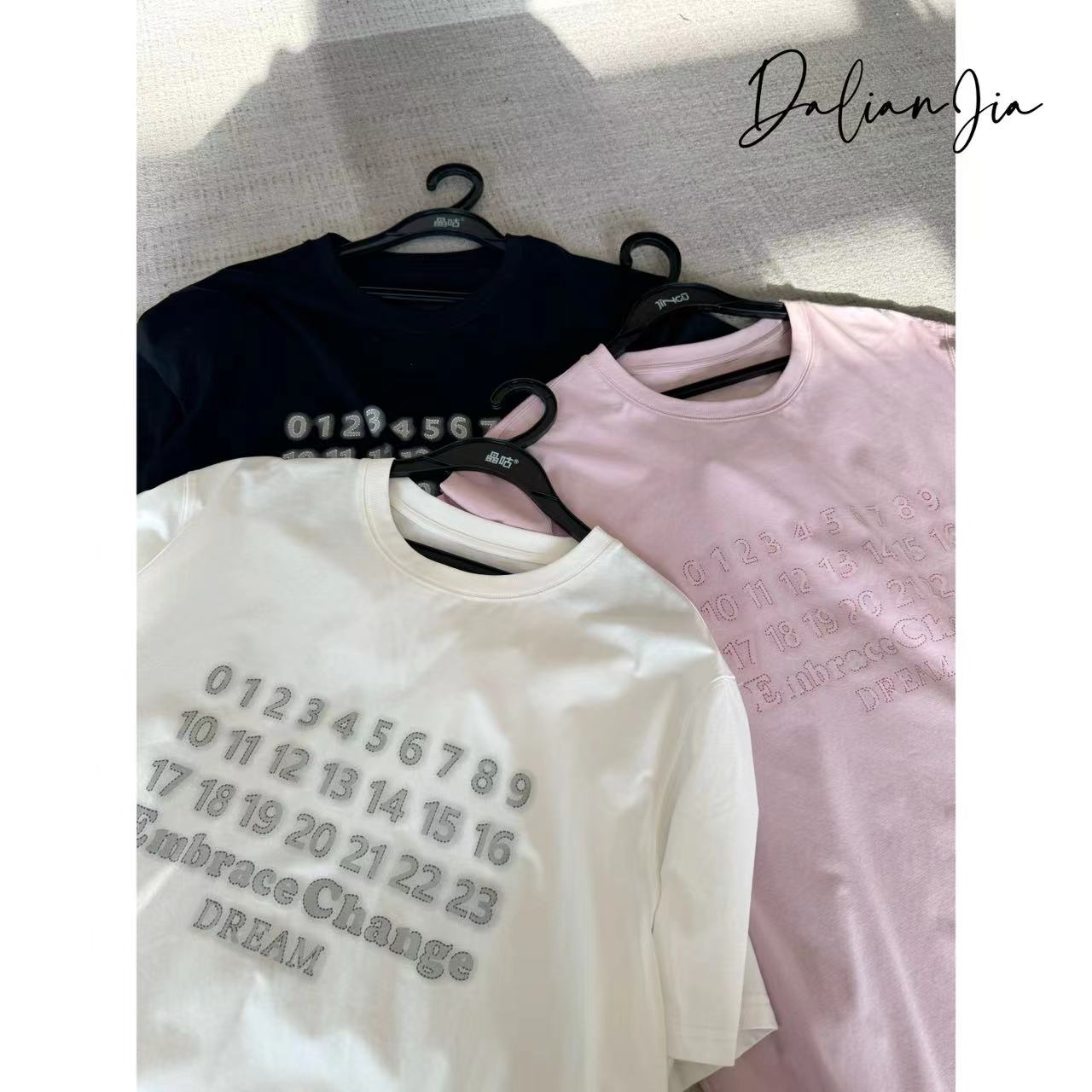 晶咕【文字咖啡馆】数字图案款宽松圆领短袖T时尚休闲潮流半