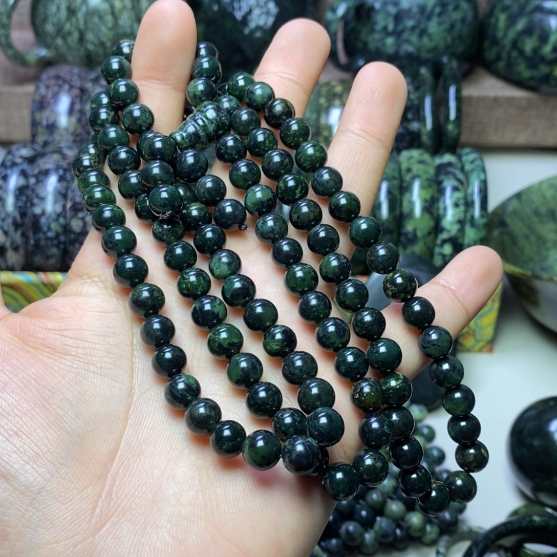 未镶嵌蛇纹石玉手链