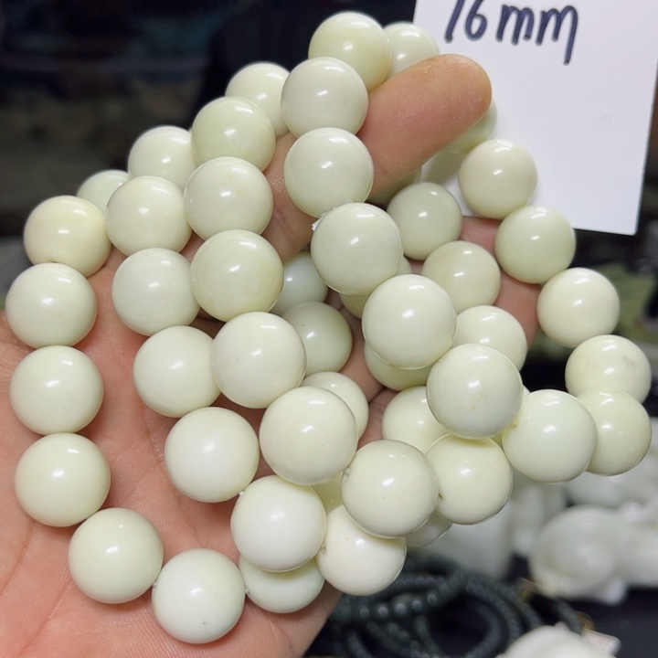 蛇纹石玉手串未镶嵌