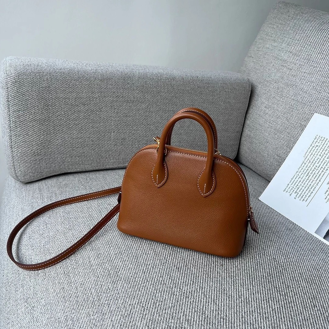 时尚潮流轻奢百搭新款拼色小邮差 单肩包