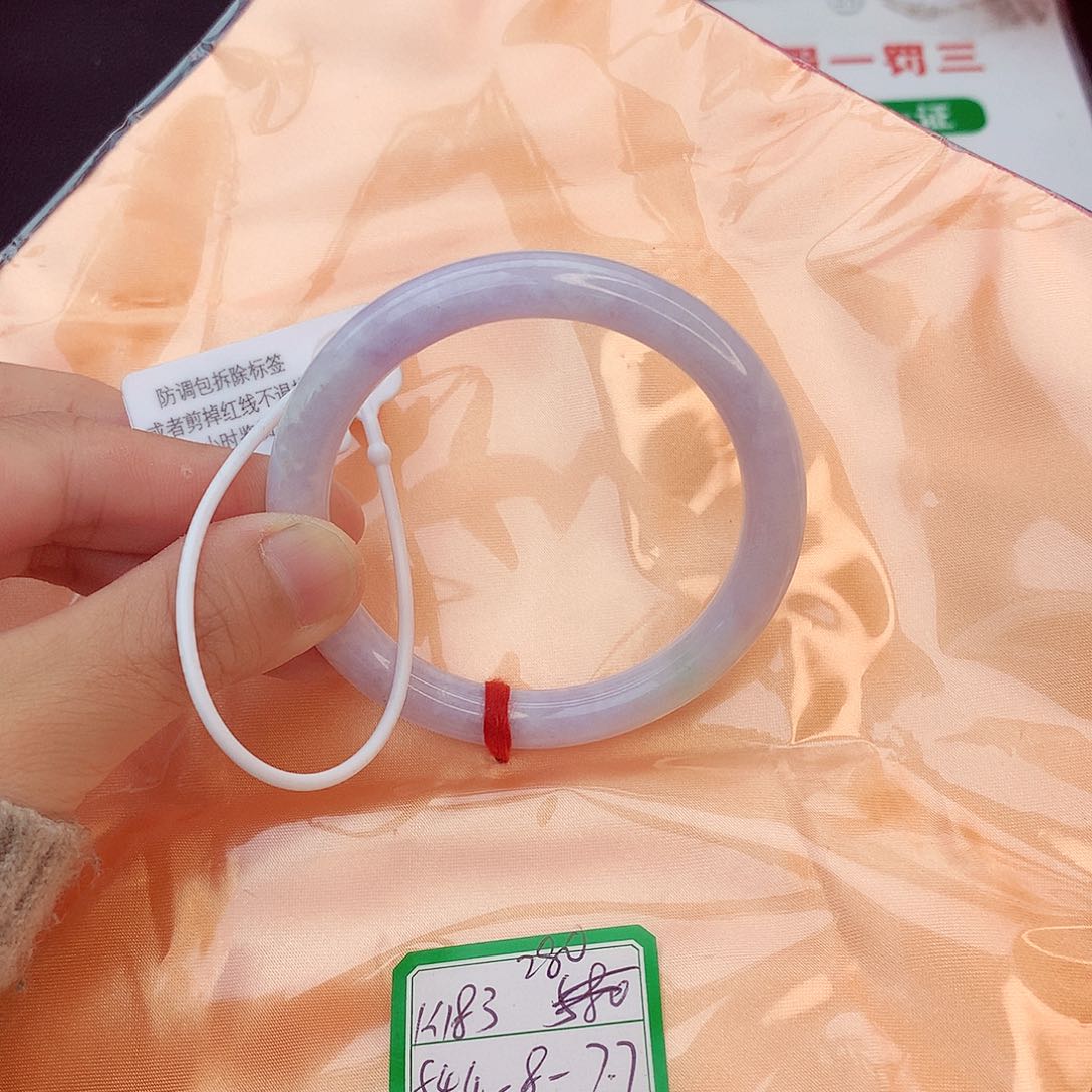 翡翠手镯未镶嵌翡翠