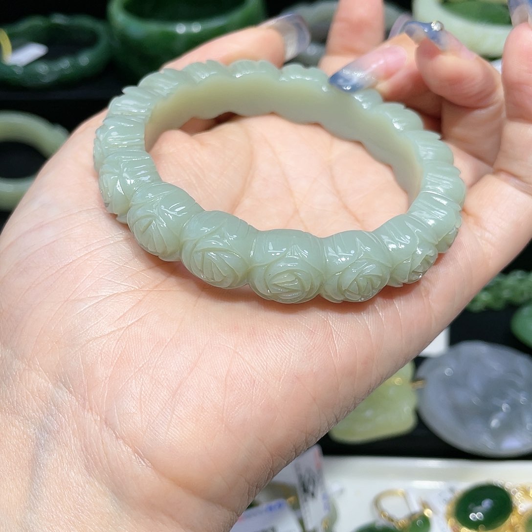 【闪购商品】和田玉手镯56圈口39未镶嵌璐*