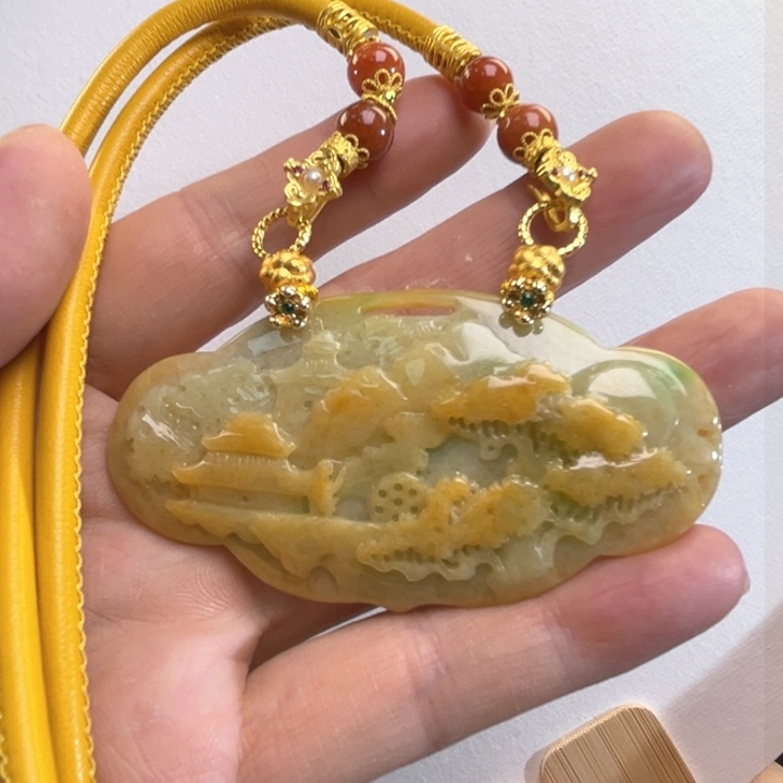 翡翠吊坠(赠链)未镶嵌代编织