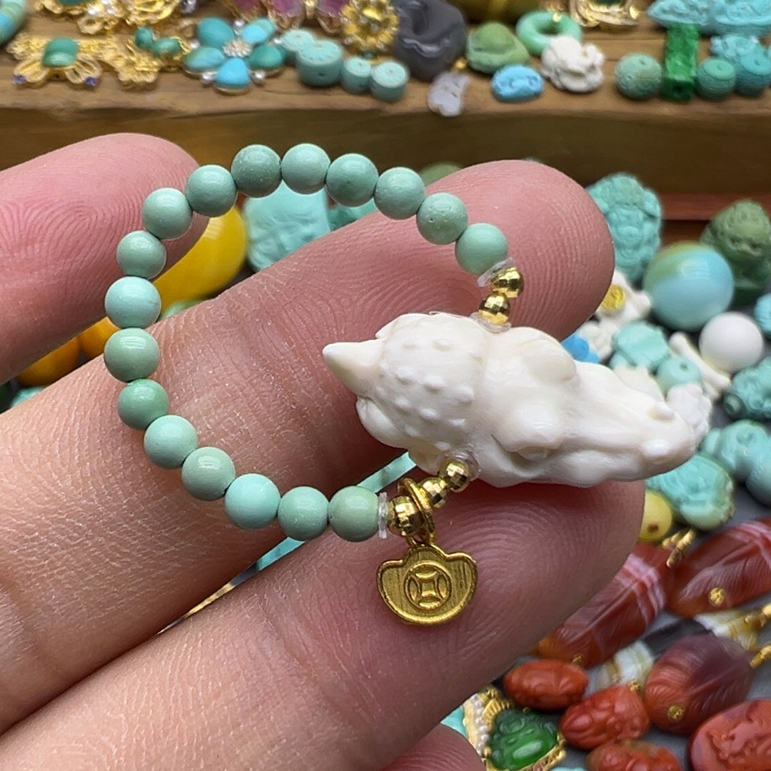 绿松石戒指18K金镶嵌