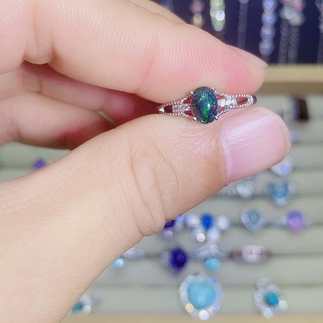 银S925镶嵌欧泊戒指