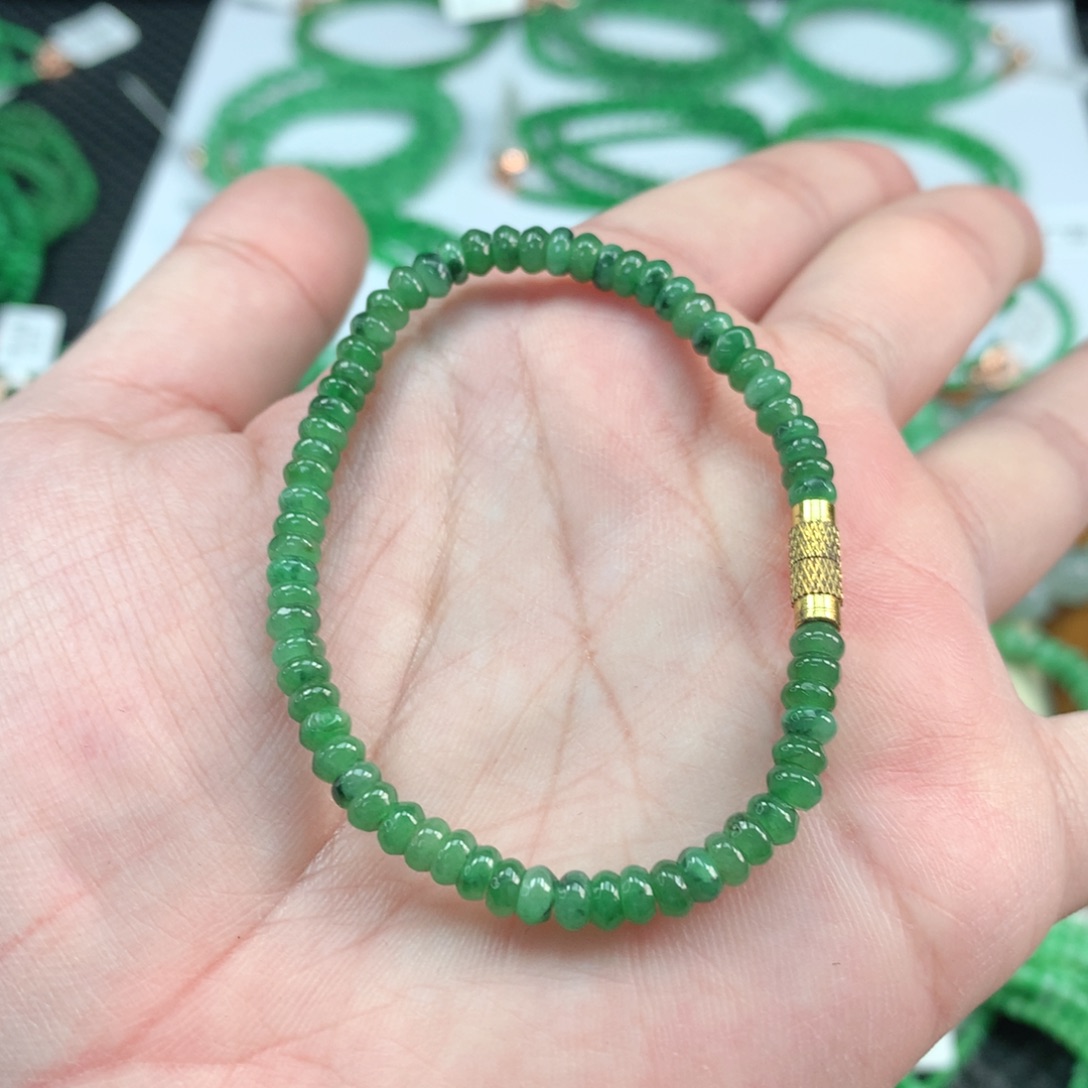 翡翠手链未镶嵌翡翠
