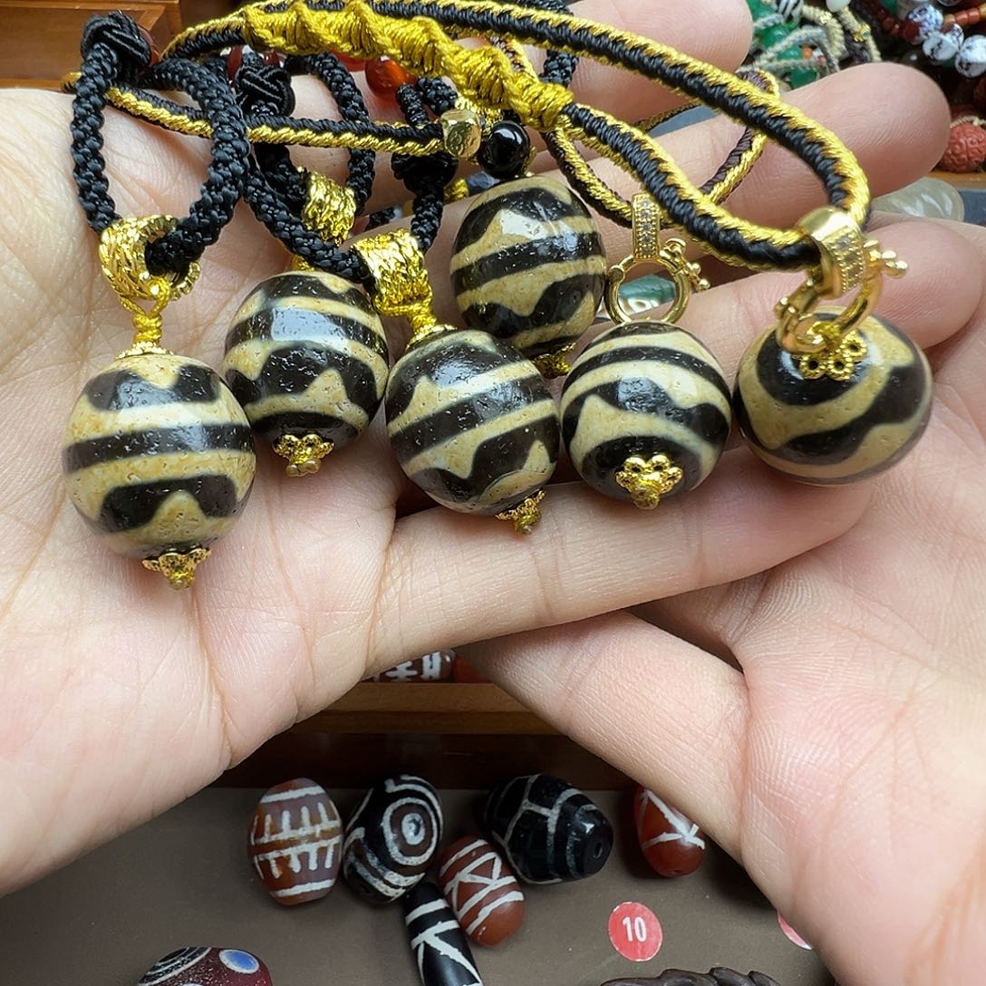 欧***次玛瑙/玉髓未镶嵌珠宝半成品