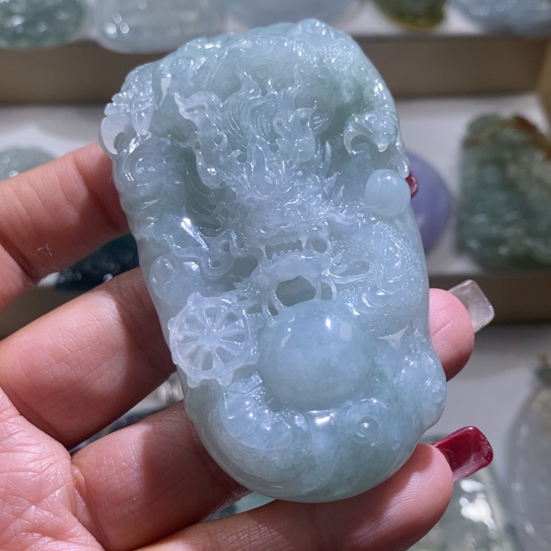 【闪购商品】翡翠颈饰未镶嵌龙牌