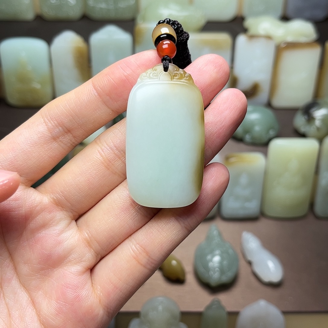 和田玉颈饰未镶嵌老**汤