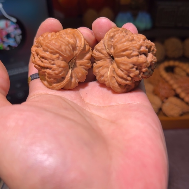 吊坠文玩核桃全品42红皮平谷凹底
