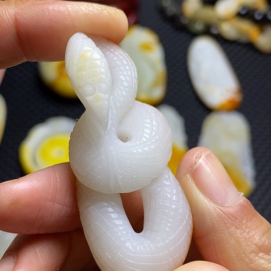 和田玉颈饰未镶嵌