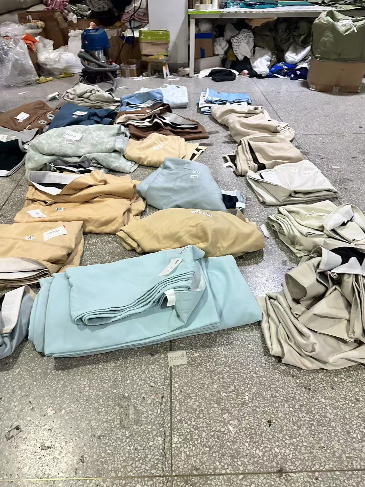 《厚广家》3楼杂款成对发的编号窗帘683-689不挑色不挑款 发1对
