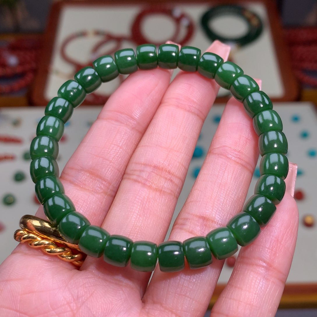 和田玉（碧玉）颈饰未镶嵌