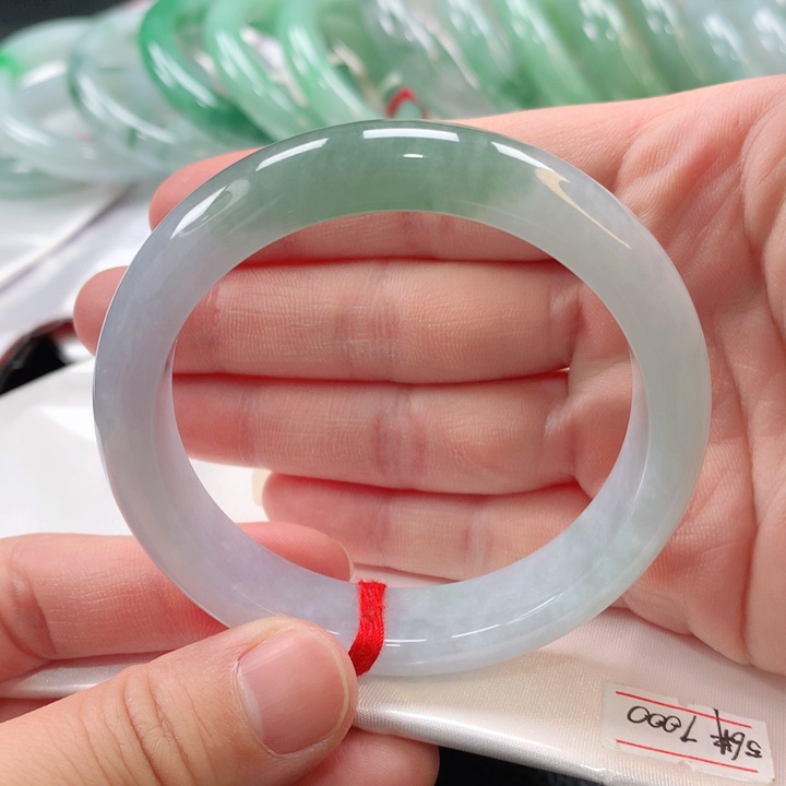 翡翠手镯未镶嵌缅甸A货翡翠手镯