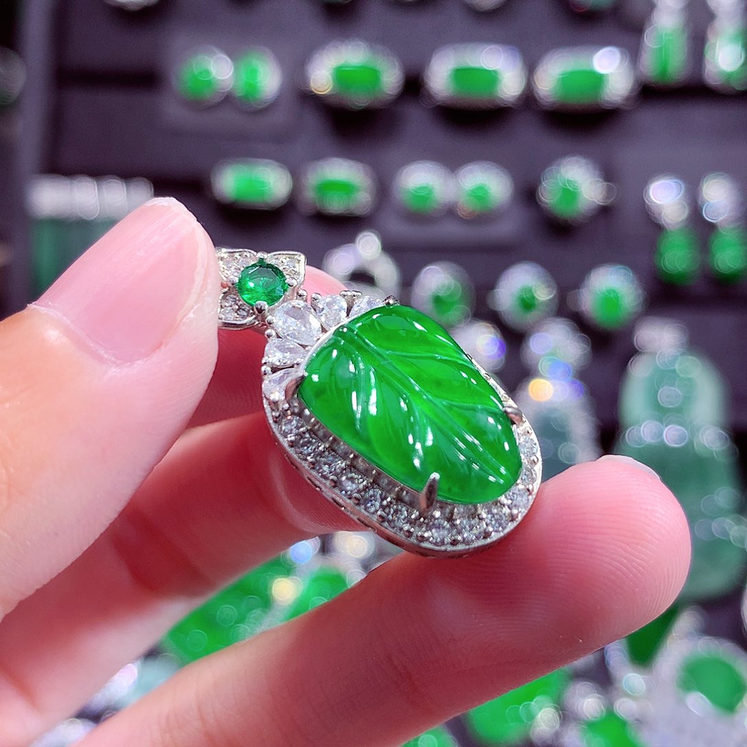 翡翠未镶嵌颈饰天然