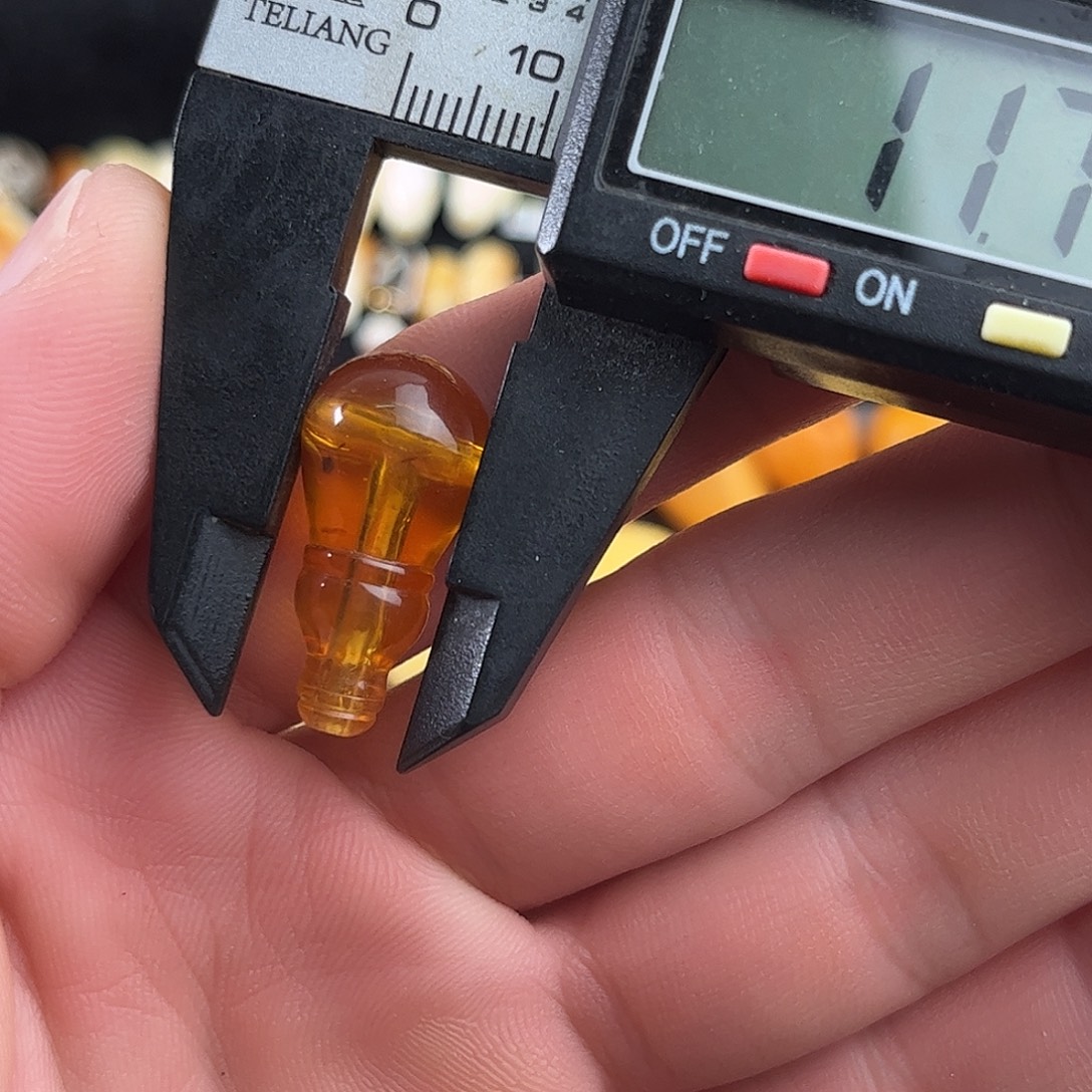 蜜蜡未镶嵌珠宝奇石