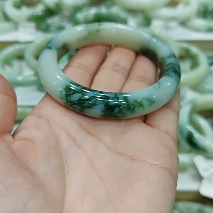 透闪石-蛇纹石玉手镯未镶嵌雪*