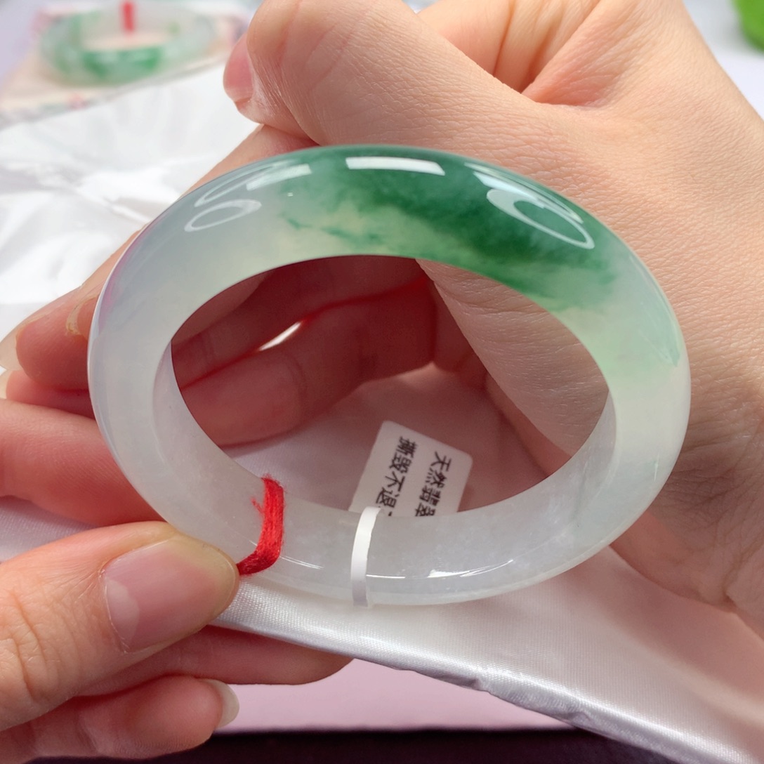 翡翠手镯未镶嵌 52圈 小小