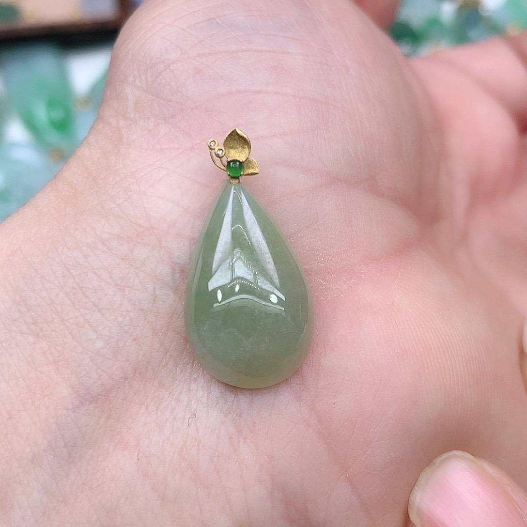 翡翠吊坠(不含链)18K金镶嵌